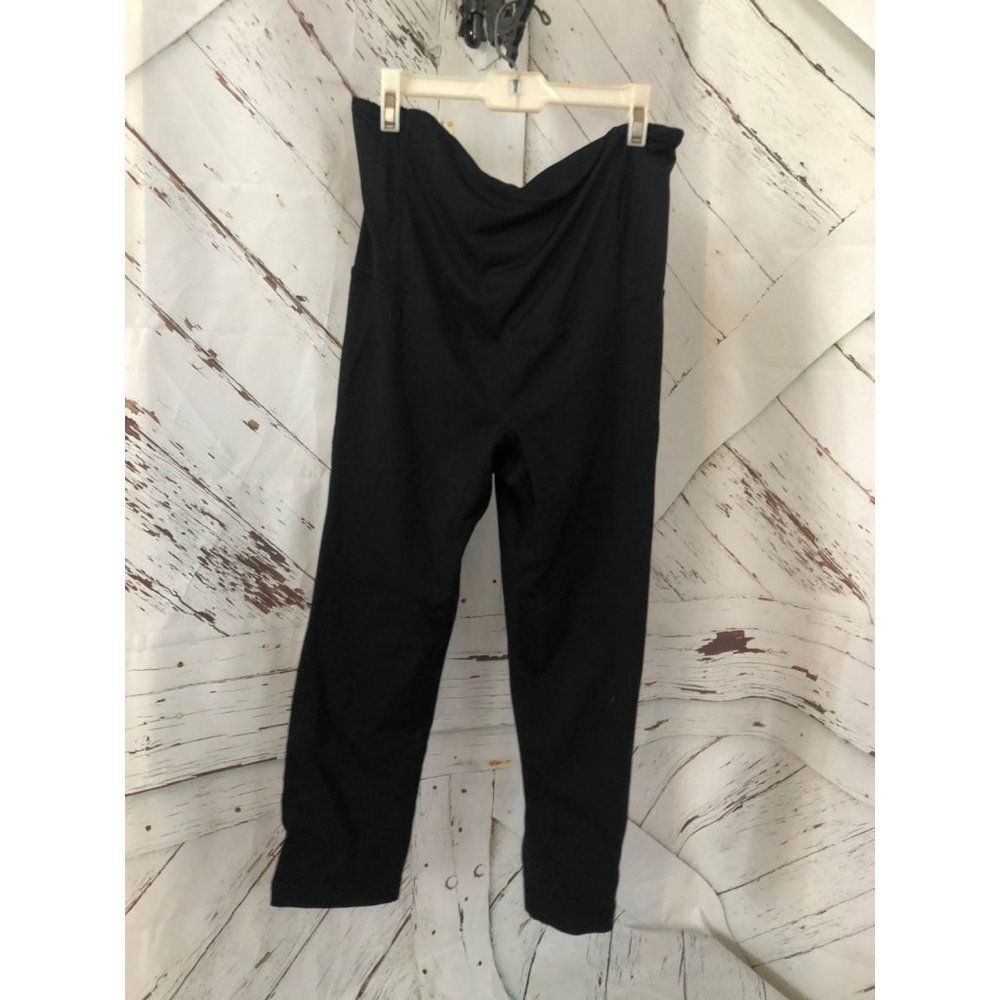 Isabel maternity small capri leggings